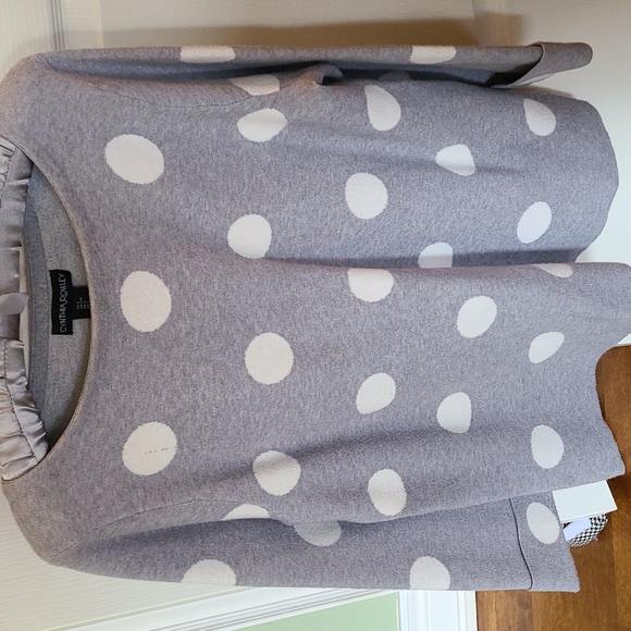 Grey Top - Picture 1 of 7